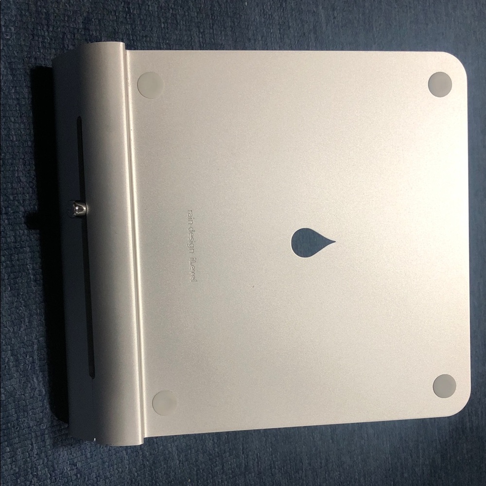 Laptop Stand:  rain design iLevel